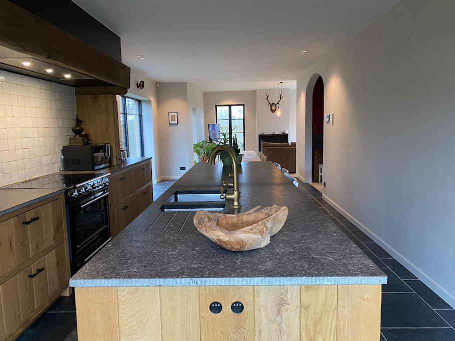 Vakantiehuis The Nuthouse Roeselare Luaran gambar